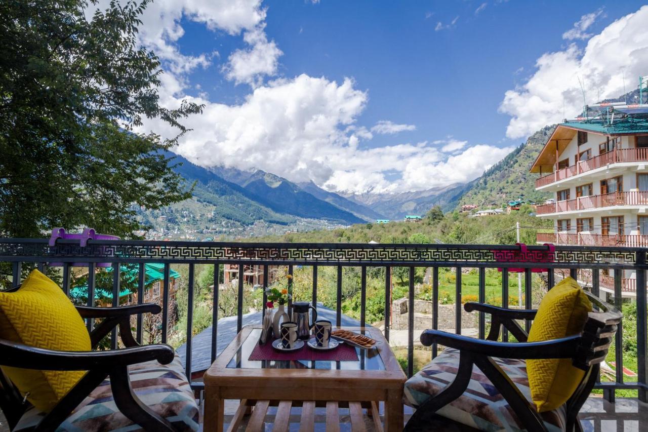 Eden Oaks Hotel Manali  Exterior photo