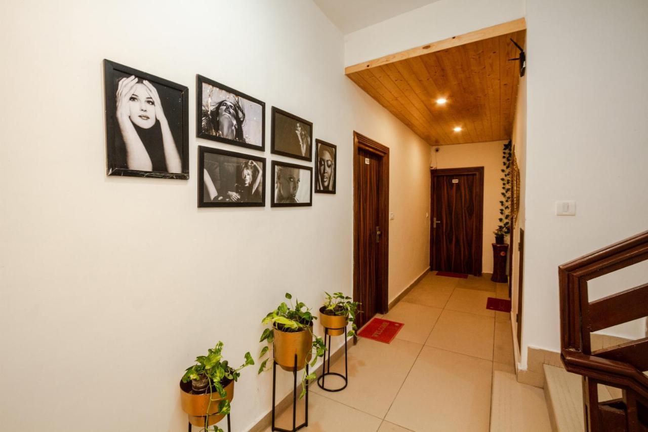 Eden Oaks Hotel Manali  Exterior photo