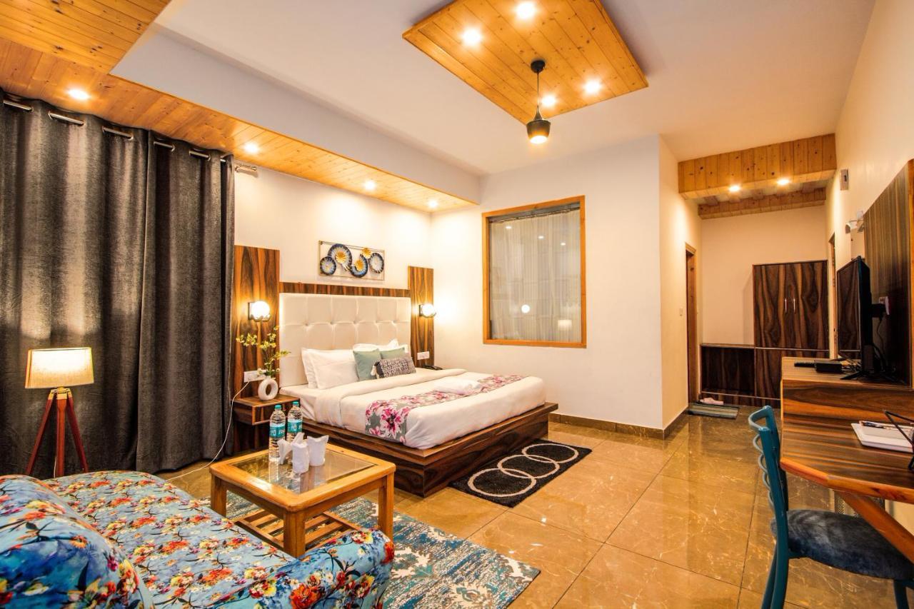 Eden Oaks Hotel Manali  Exterior photo