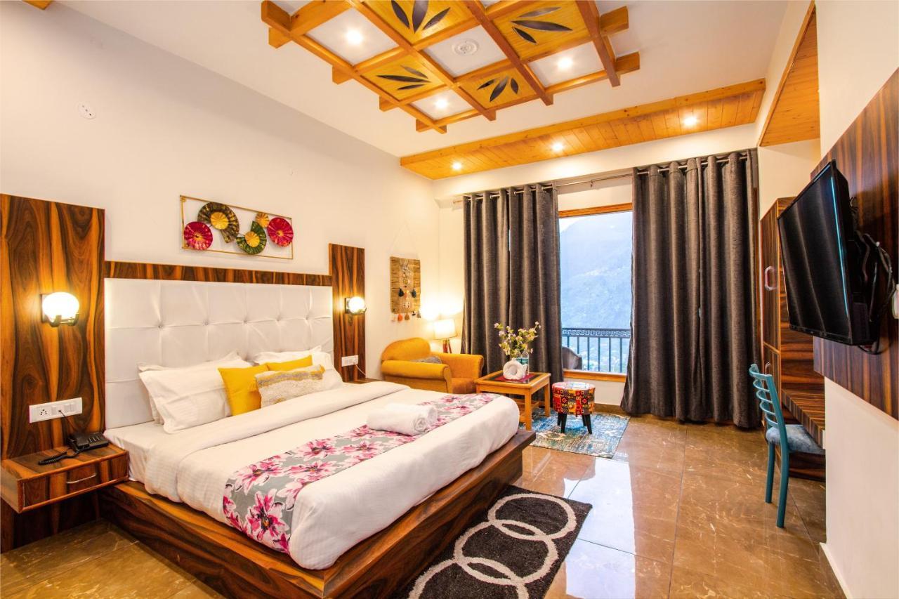 Eden Oaks Hotel Manali  Exterior photo