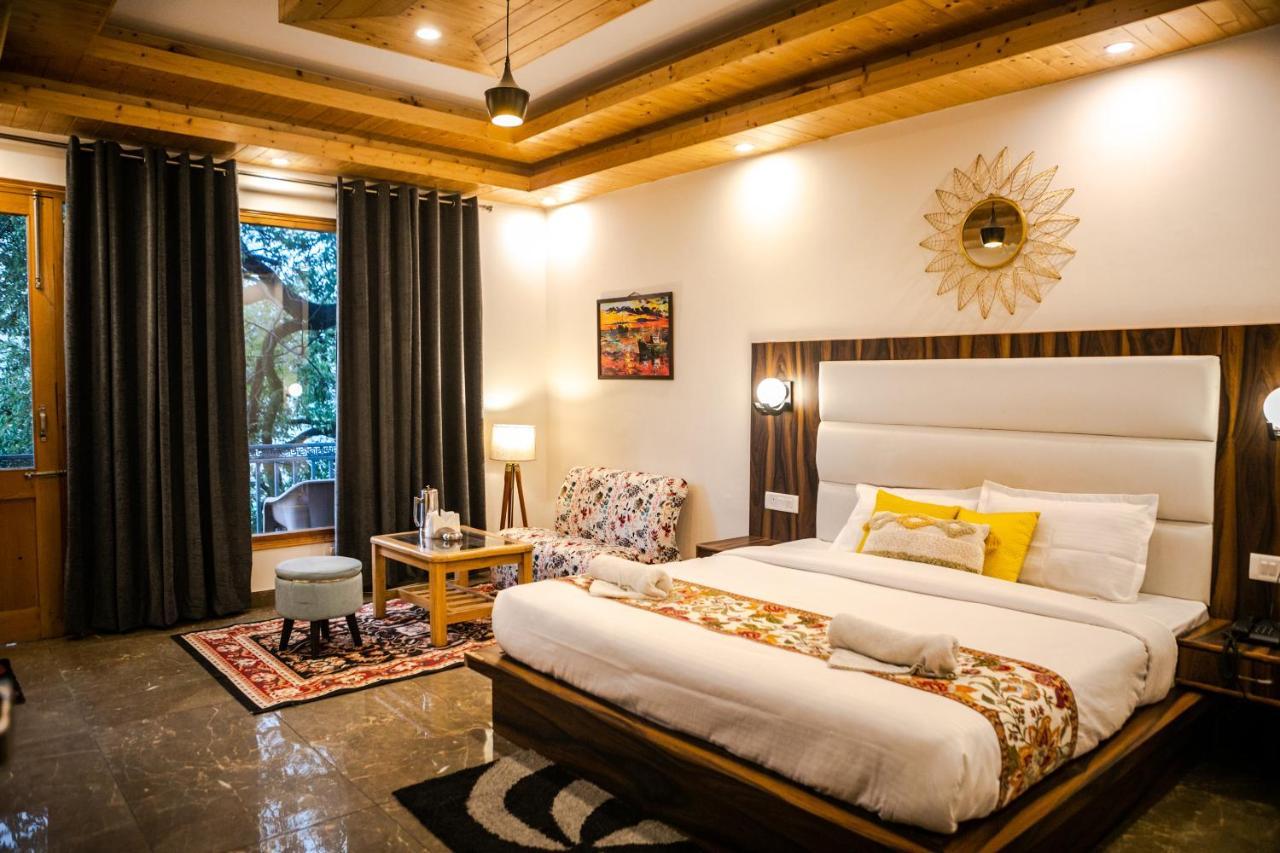 Eden Oaks Hotel Manali  Exterior photo